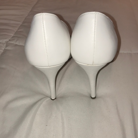White Pointed Leather Heels - Picture 4 of 6
